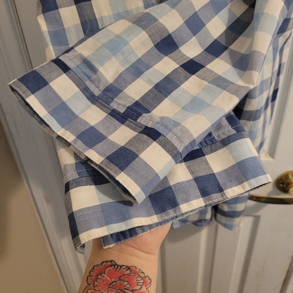 3/$50 Plus, size women's top. Where my beautiful curvy girls at. Worn once, EUC. - Picture 5 of 5